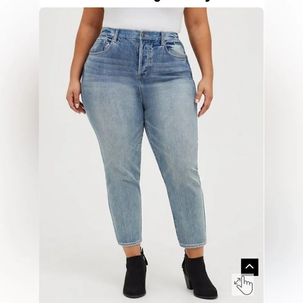 New with tags Torrid Mom Jean Straight Premium
Classic Denim High-Rise sz 20R